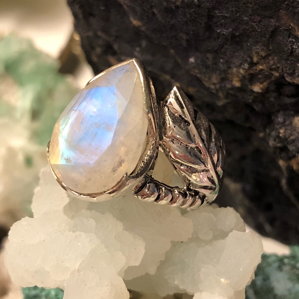 Moonstone Ring - Picture 5 of 7